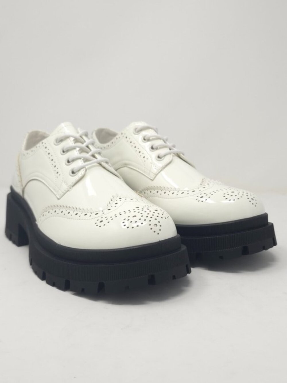 White Chunky Faux Leather Platform Oxford Lace Up Lug Sole Brogue - Picture 2 of 10